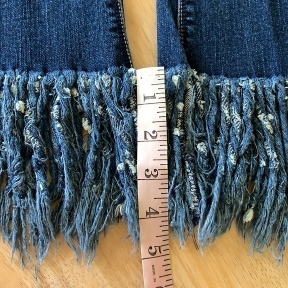 LITZ Frayed Fringe Hem Cropped Jeans - Picture 6 of 12
